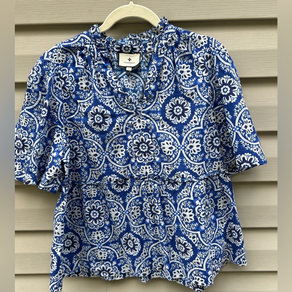 Tuckernuck size L blue cotton puff sleeve floral structured coastal blouse - Picture 2 of 7
